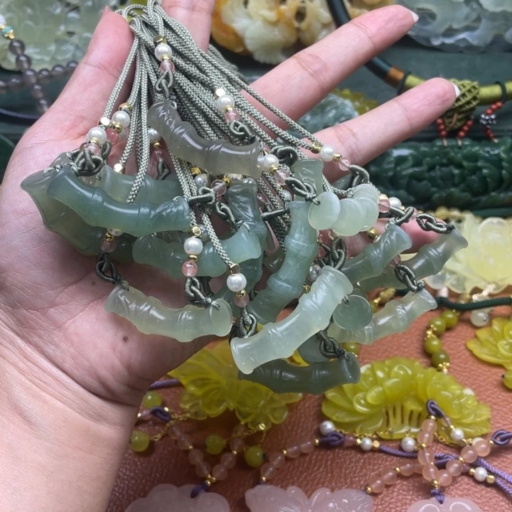 蛇纹石玉未镶嵌颈饰