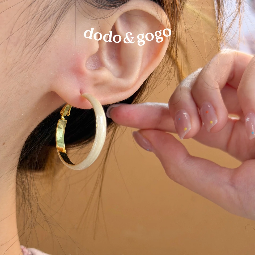 DODOGOGO 合金耳饰 气质流沙耳圈时尚百搭复古圈圈简约高级耳环女