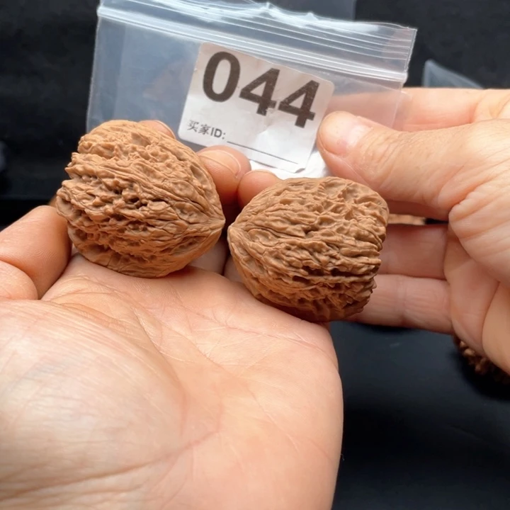 文玩核桃把件南疆天残黄皮38