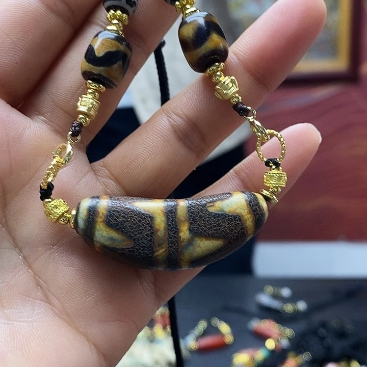 玛瑙/玉髓合金颈饰