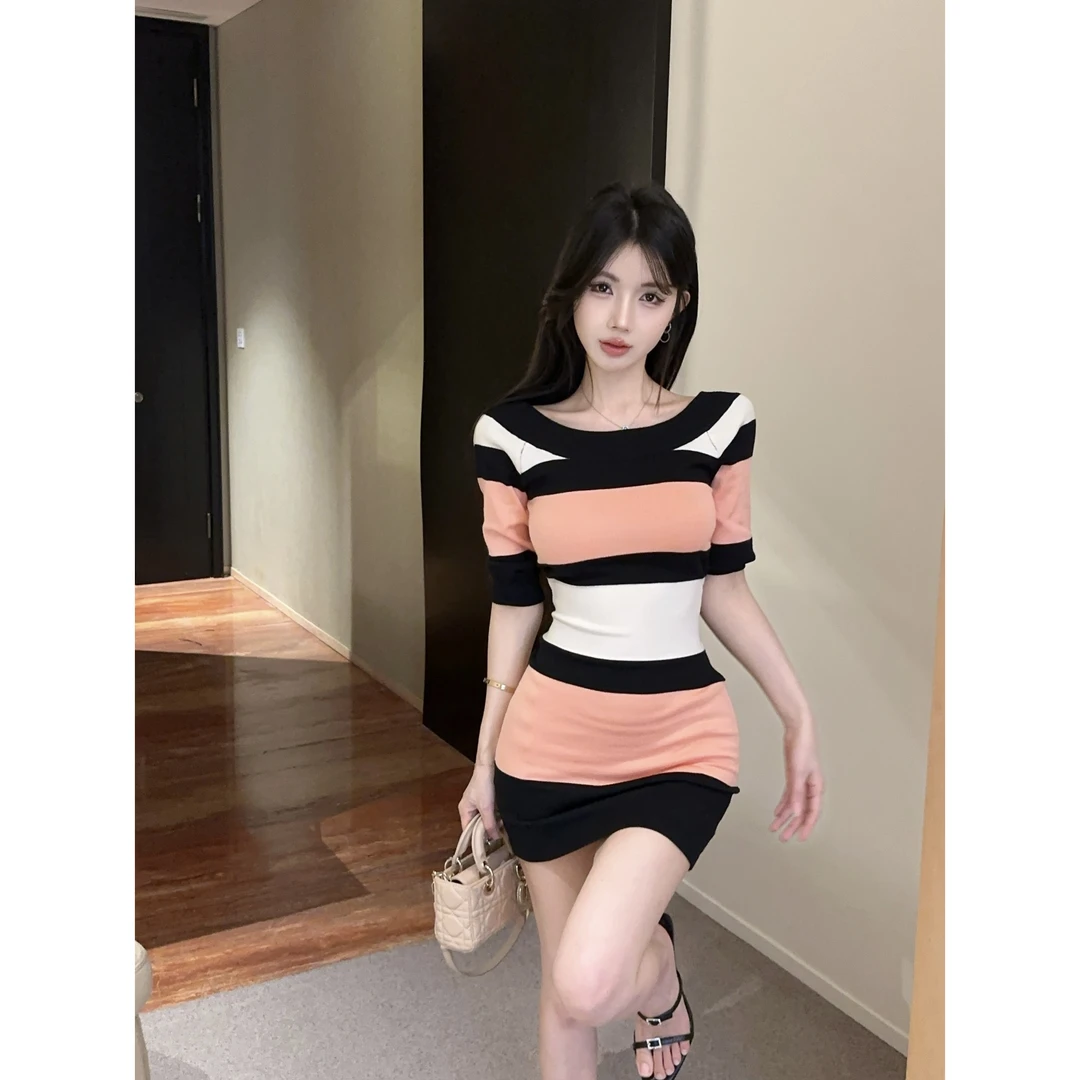 撞色条纹露背短袖连衣裙女韩系绝美别致气质收腰显瘦辣妹包臀裙子