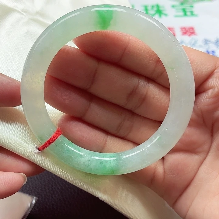翡翠未镶嵌手镯天然缅甸A货翡翠（高货微瑕）