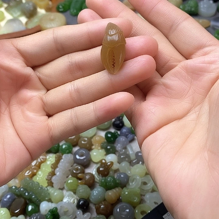 未镶嵌和田玉挂件蟹嵌