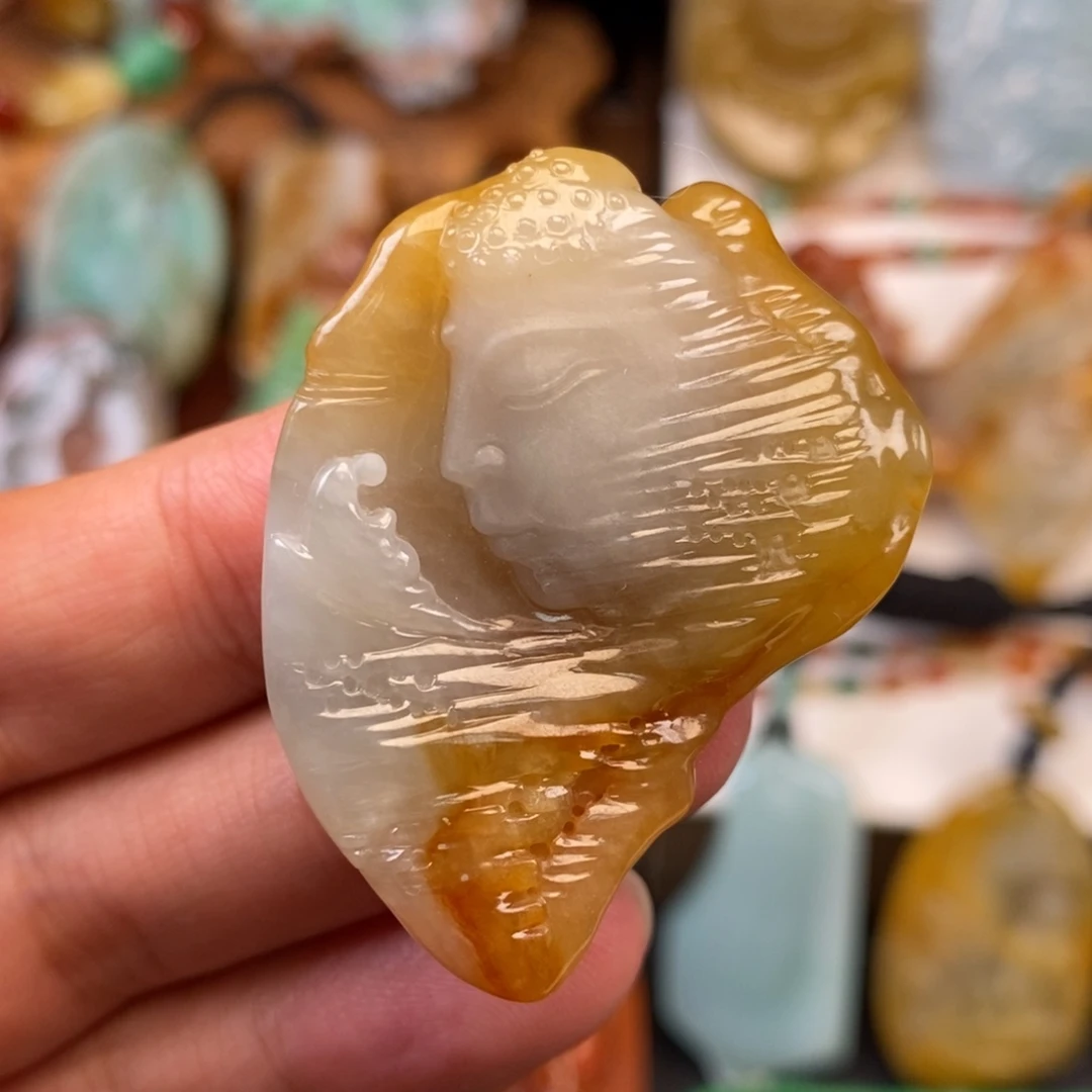 翡翠未镶嵌颈饰问道