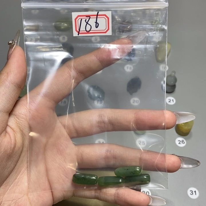 玛瑙/玉髓颈饰未镶嵌时****人