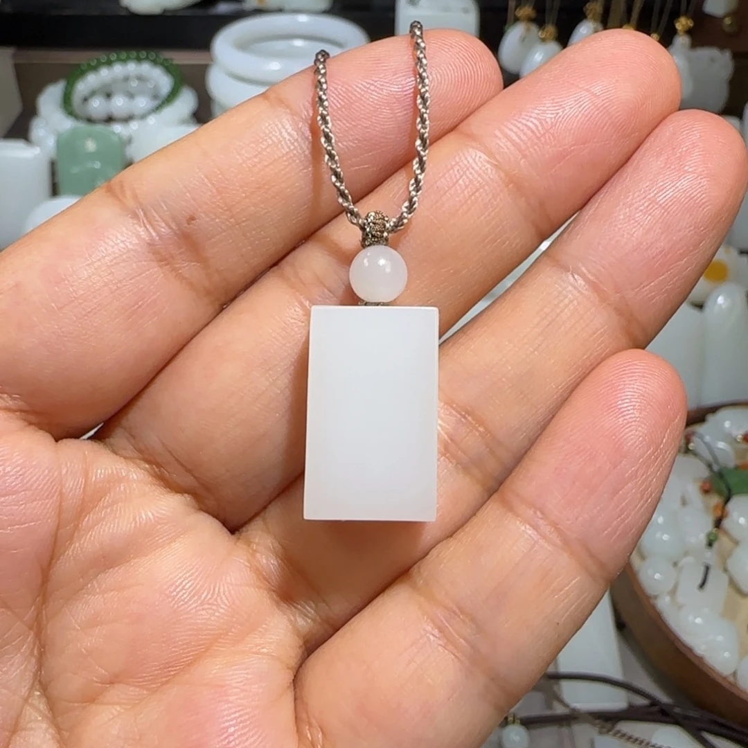 颈饰未镶嵌和田玉