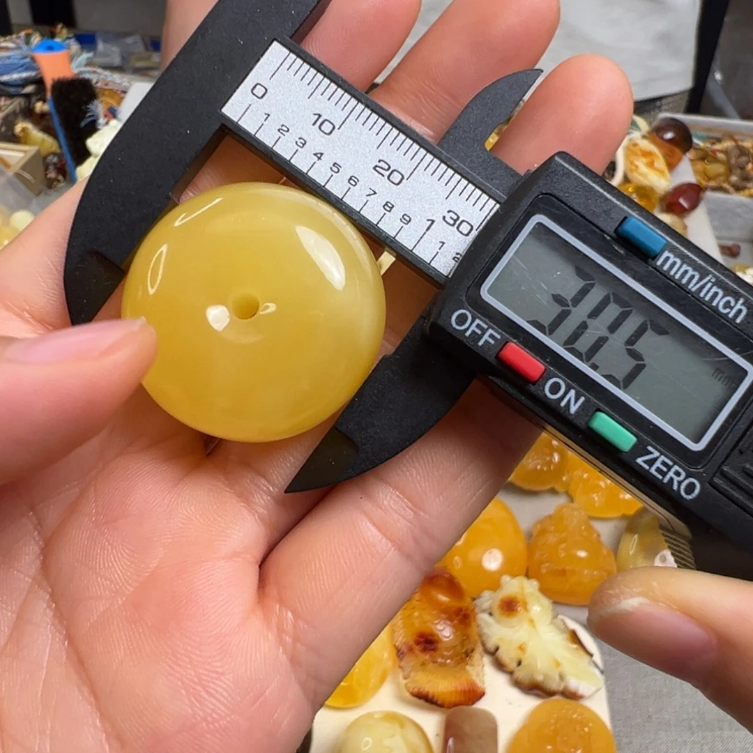 未镶嵌蜜蜡裸石蜜蜡