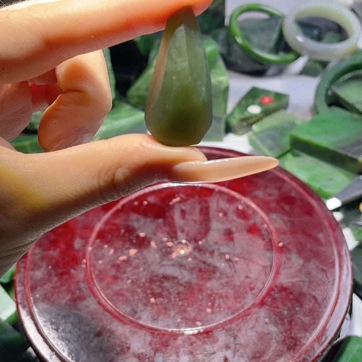 和田玉（碧玉）未镶嵌手镯