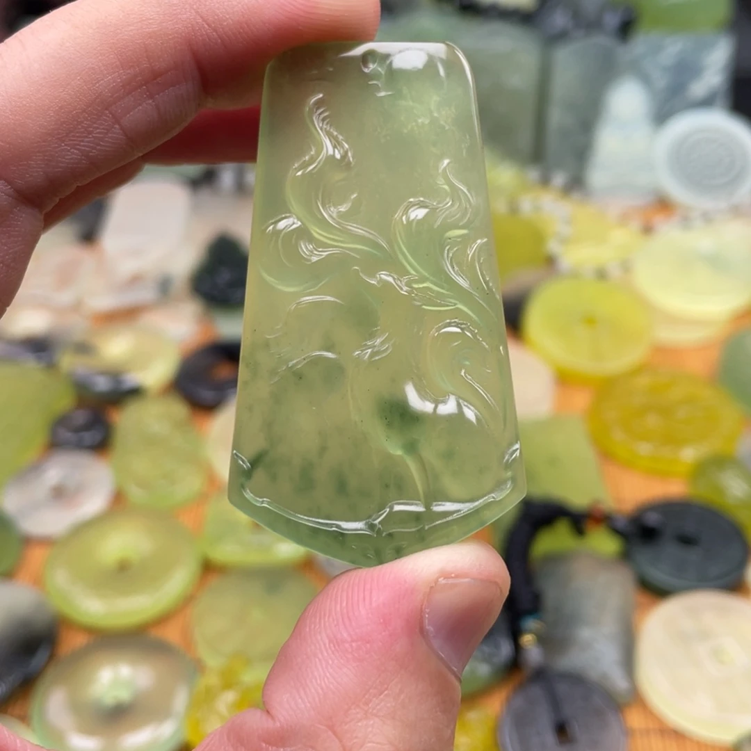 、***淡合金蛇纹石玉珠宝半成品