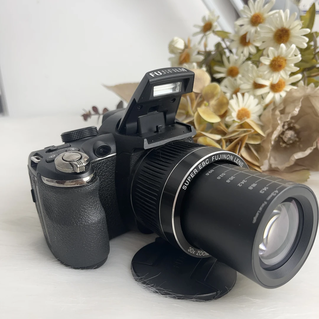 95新 Fujifilm/富士 S4000有屏幕膜1400万像素30倍大长焦数码相机