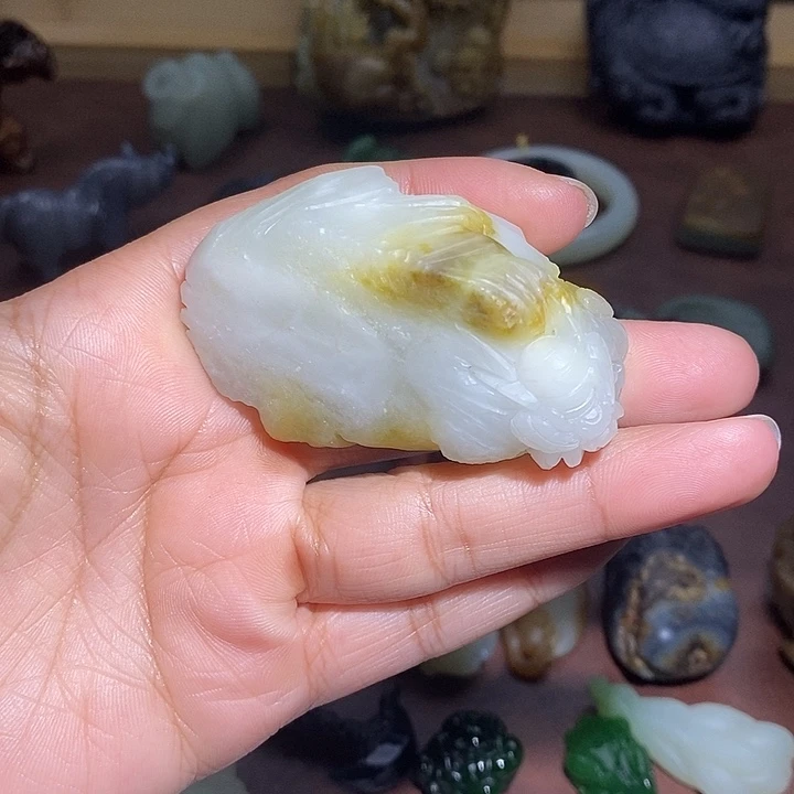 哟***鸣和田玉未镶嵌颈饰定制