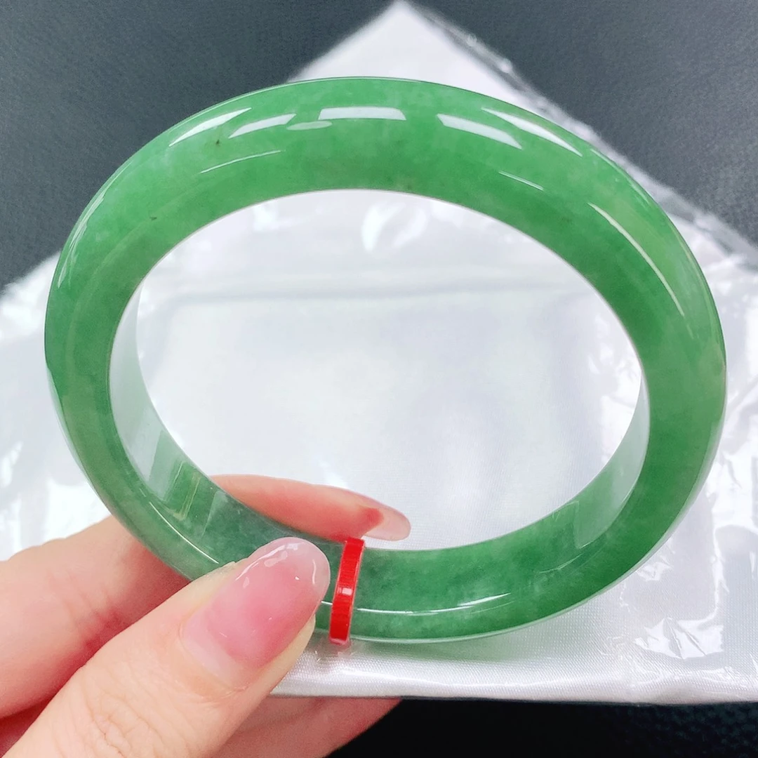 翡翠手镯未镶嵌58圈