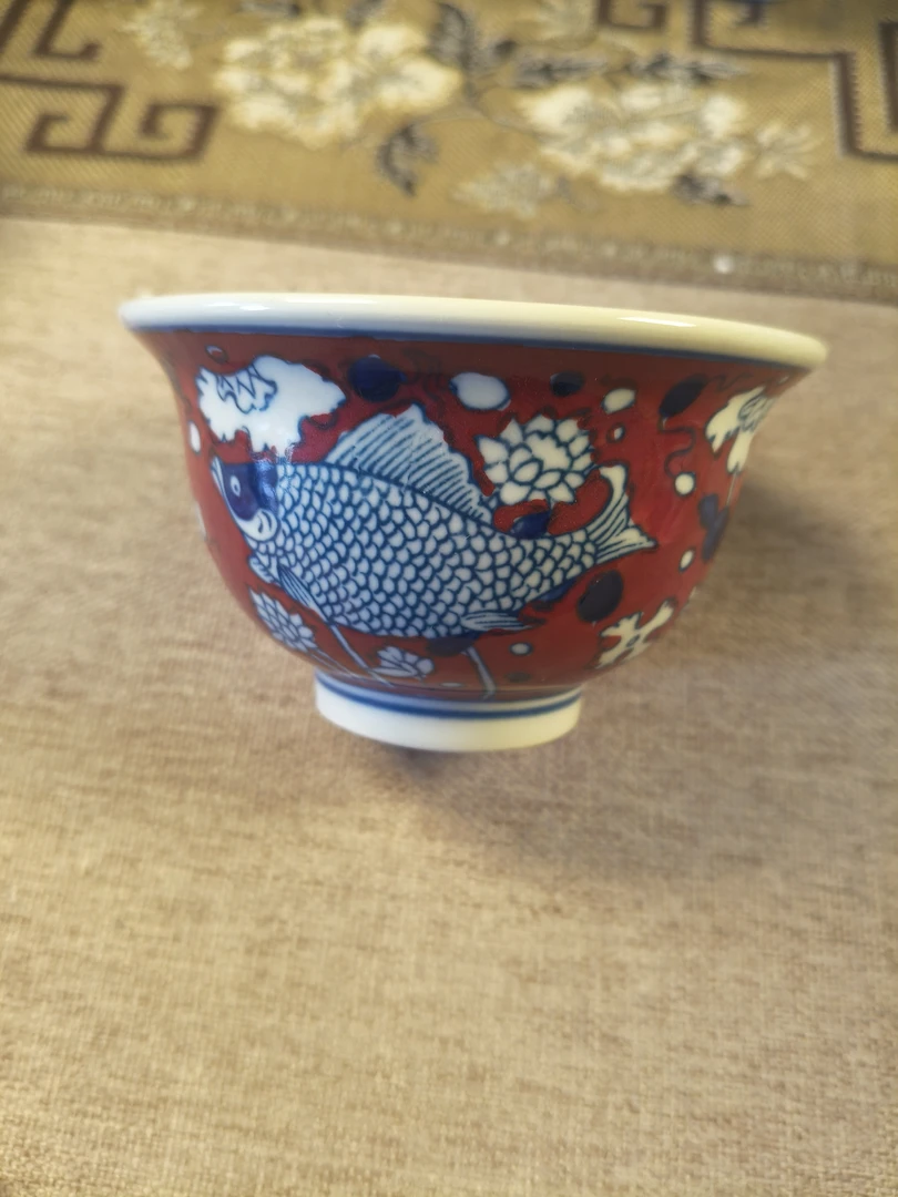 景德镇陶瓷全手工手绘黄稀土满工绘画釉里红鱼藻纹年年有余压手杯