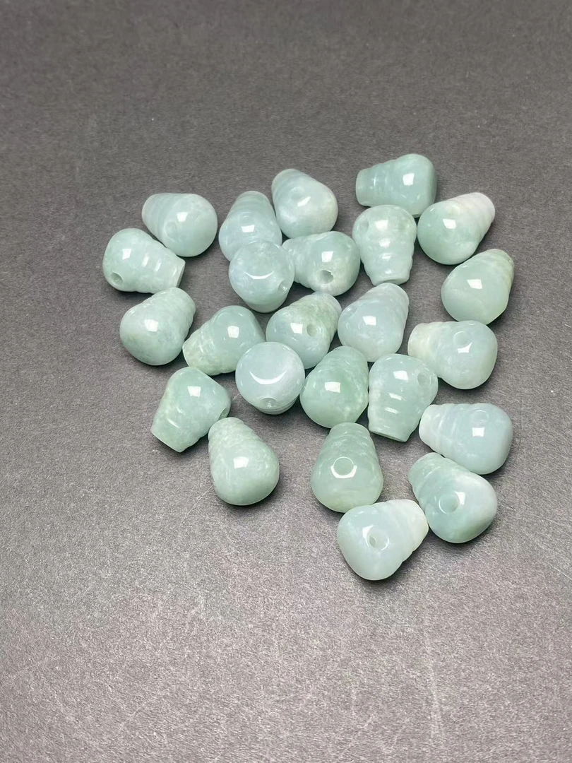 天然翡翠油蓝绿底三通10mm多样性发其一