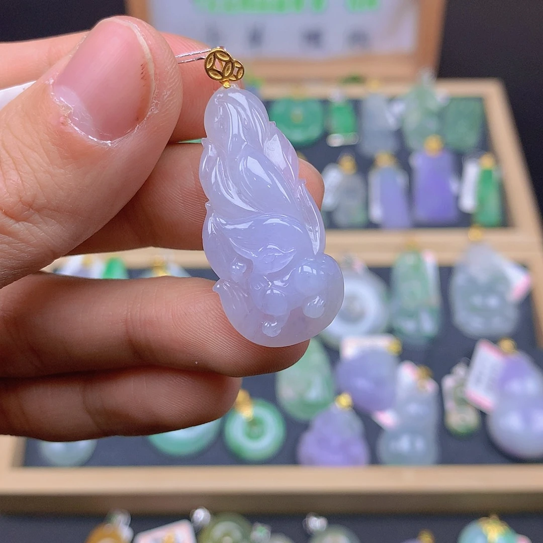 翡翠颈饰18K金镶嵌翡翠