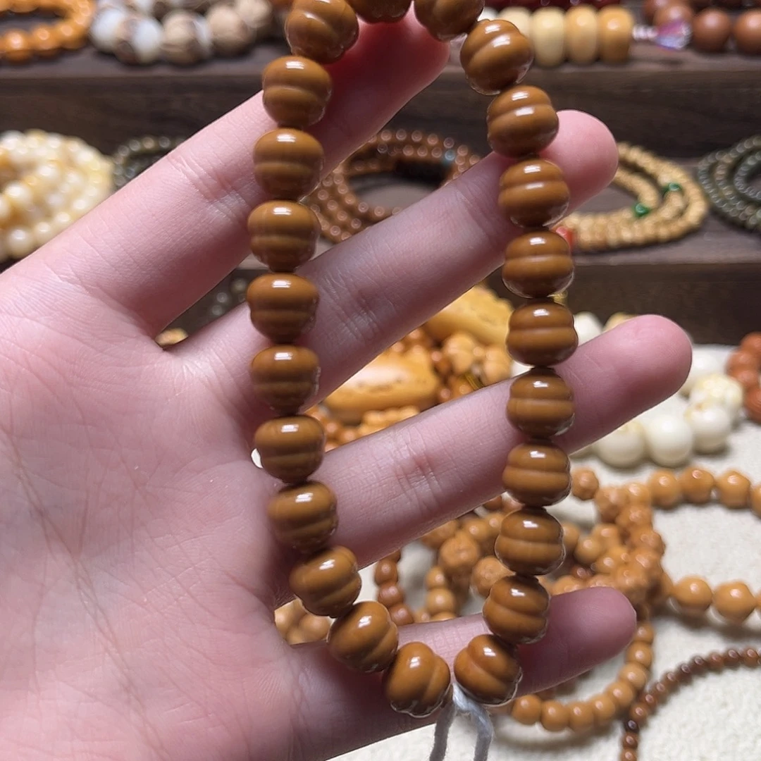 猴头核桃手串手持