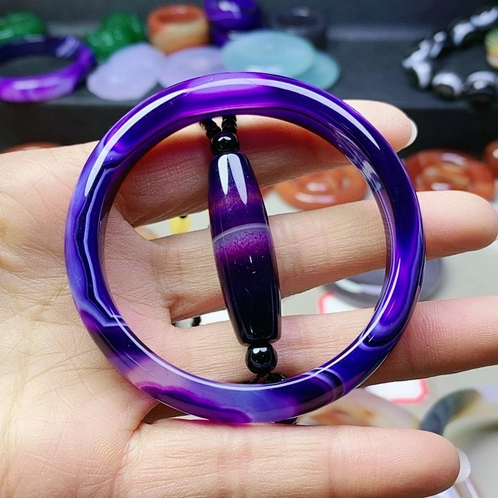 玛瑙/玉髓颈饰未镶嵌谢*?