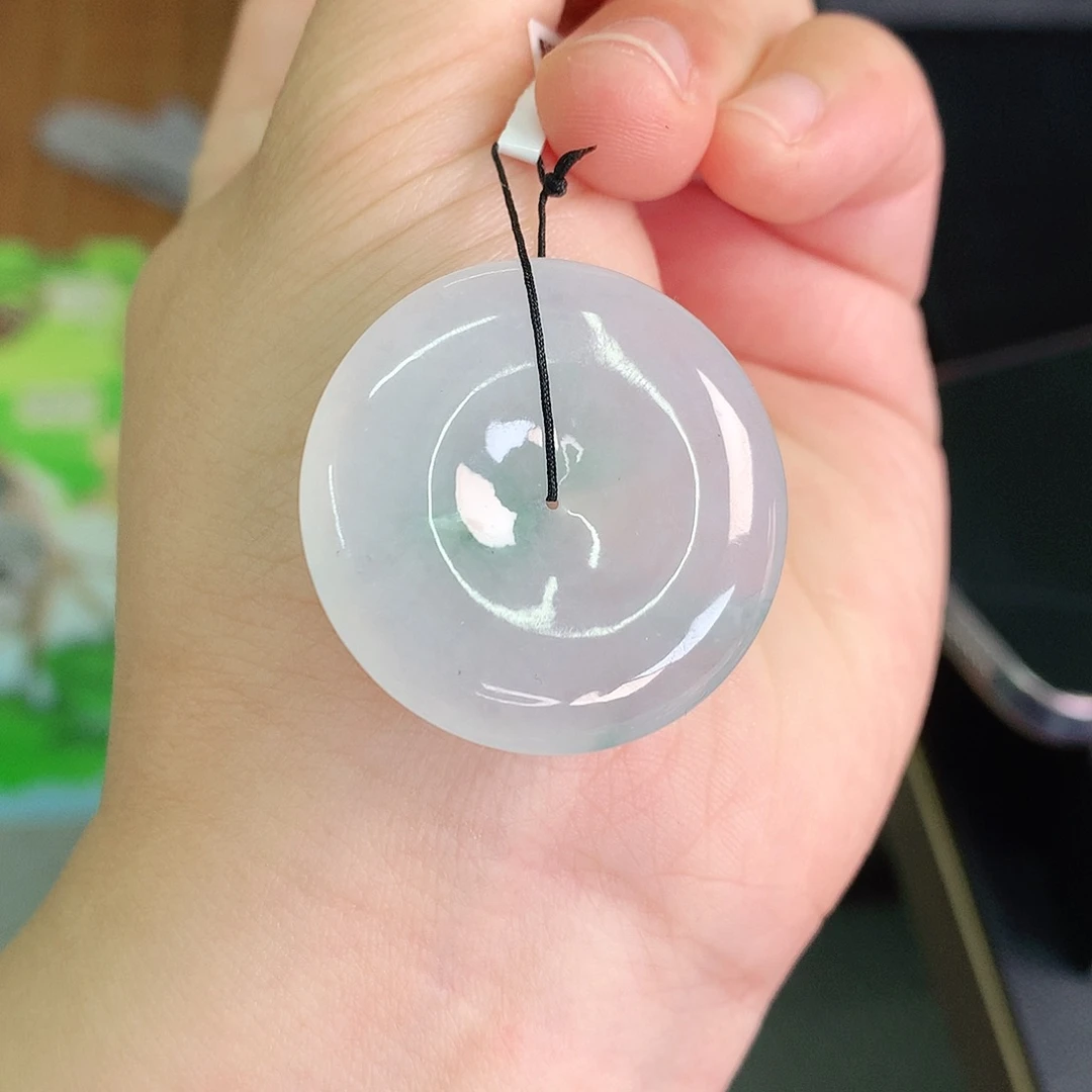 翡翠颈饰未镶嵌飘绿扣33*6