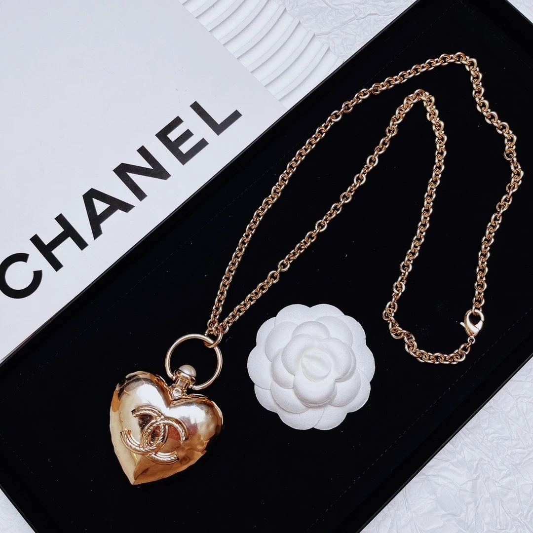 95新 Chanel/香奈儿 柚礼中古/香奈儿大桃心项链CG501220