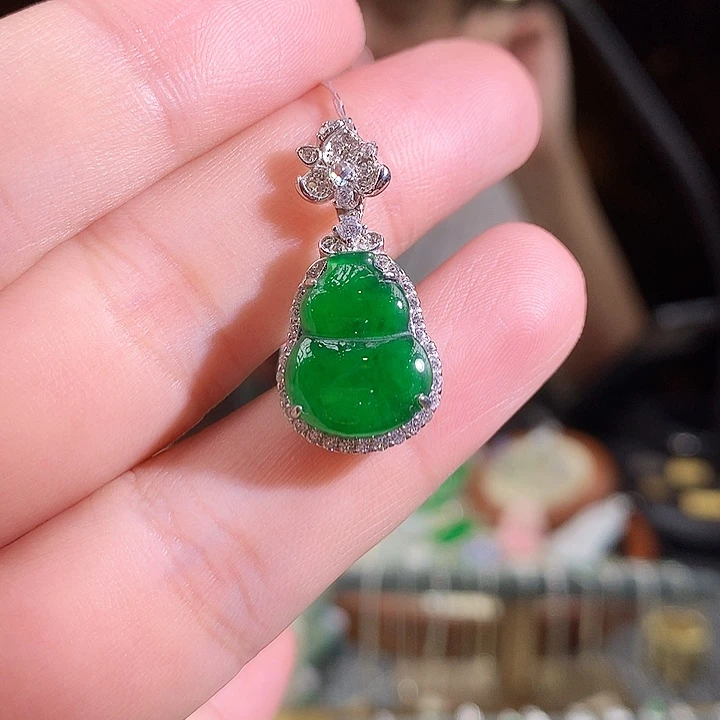 翡翠银S925镶嵌颈饰葫芦
