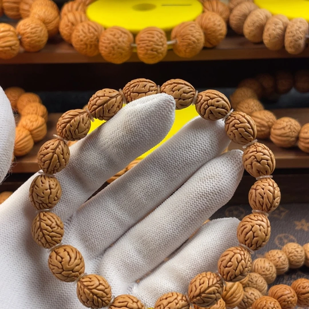 小***壮吊坠桃核野生黄金树叶