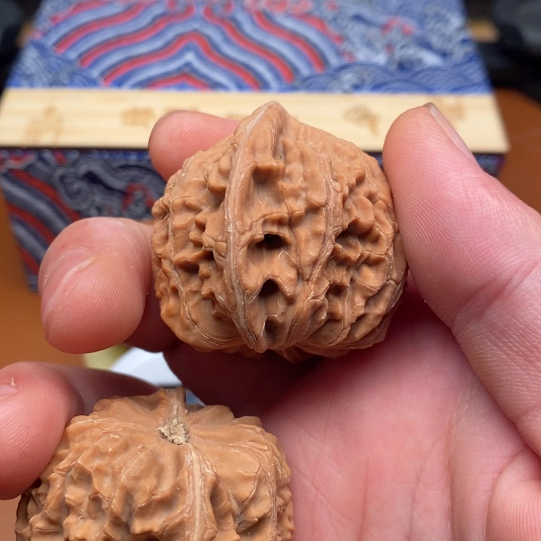 无***忧文玩核桃精品对福利