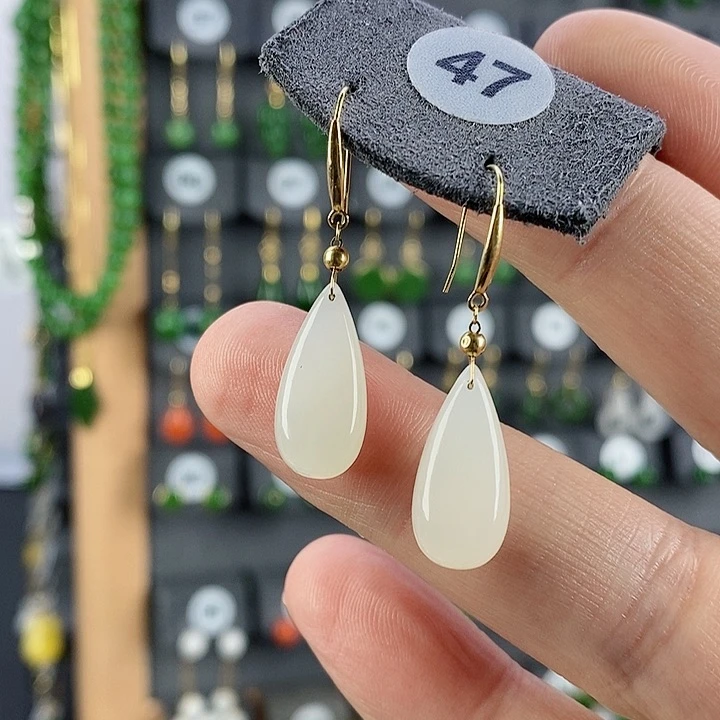 和田玉耳饰18K金镶嵌阿****）