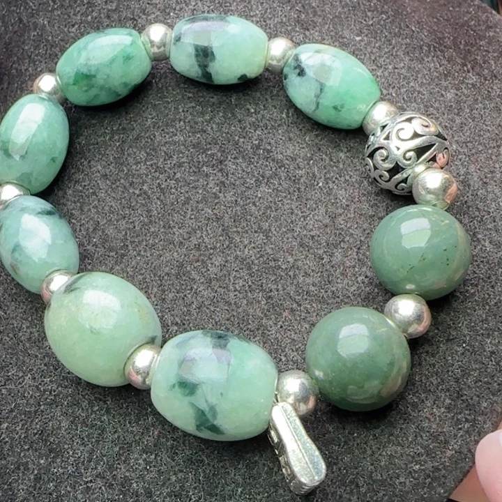 翡翠未镶嵌颈饰天然A货49