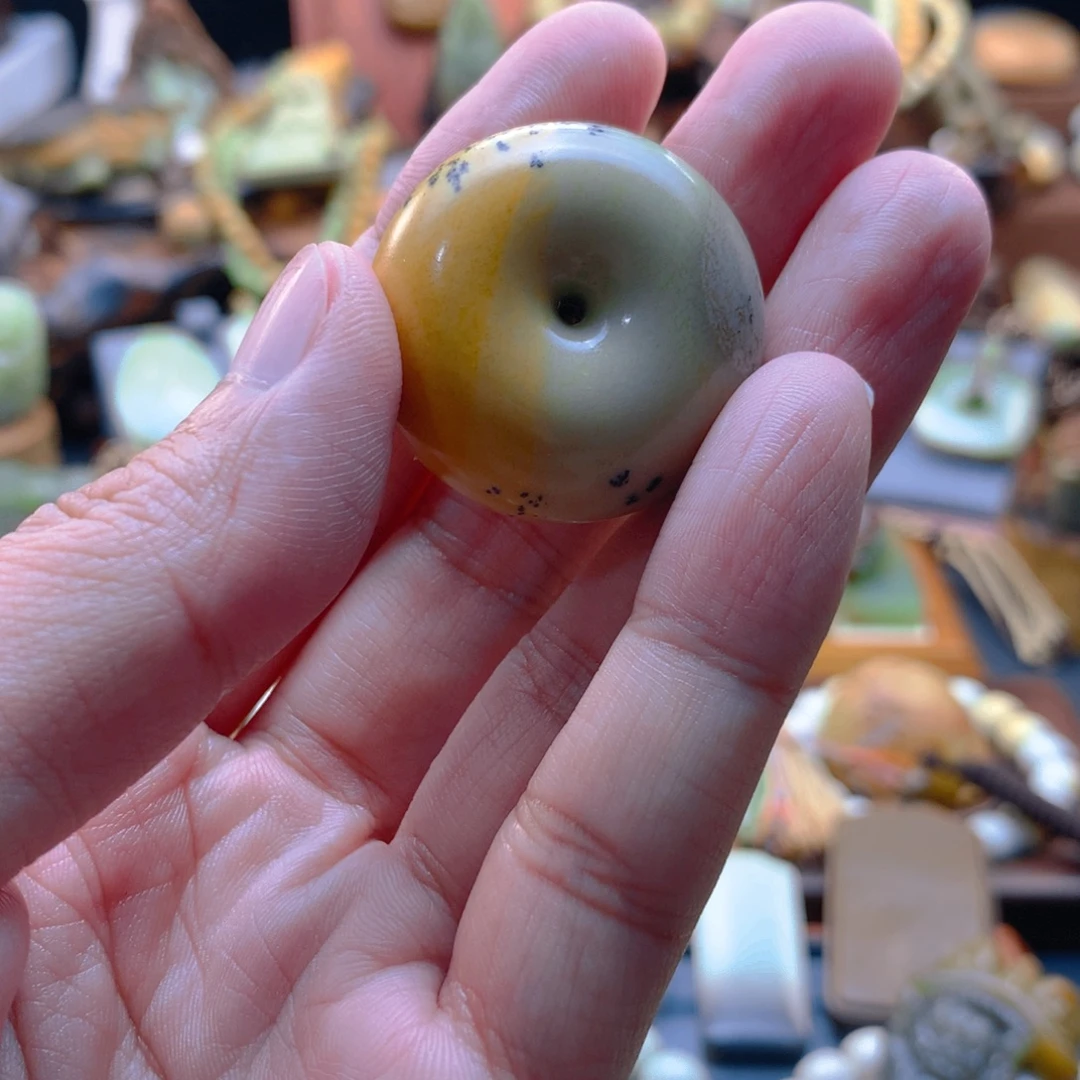 湘***壬岫岩河磨玉（透闪石质玉）未镶嵌颈饰