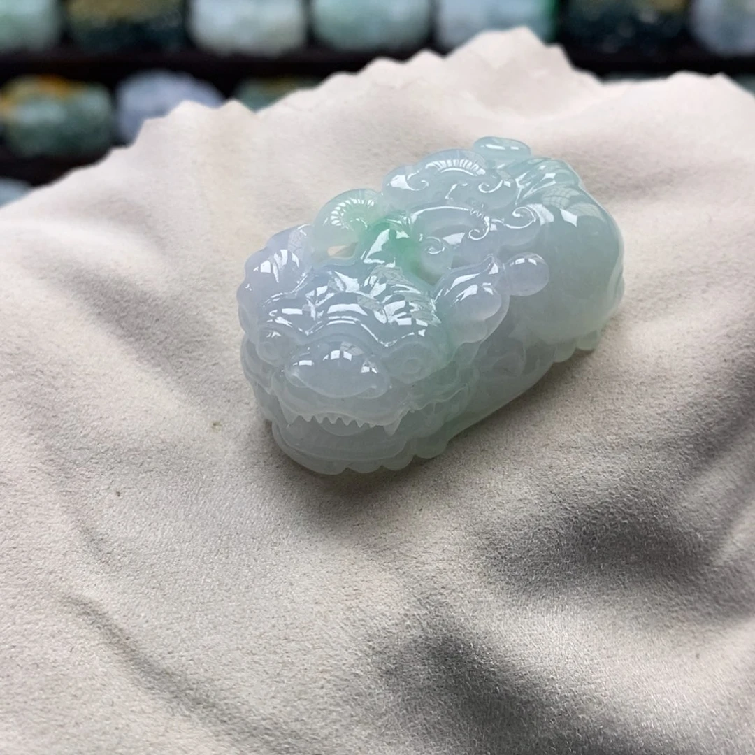 翡翠未镶嵌颈饰天然翡翠吊坠貔貅