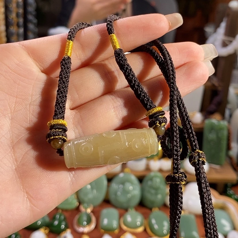 【闪购商品】吊坠(赠链)未镶嵌和田玉