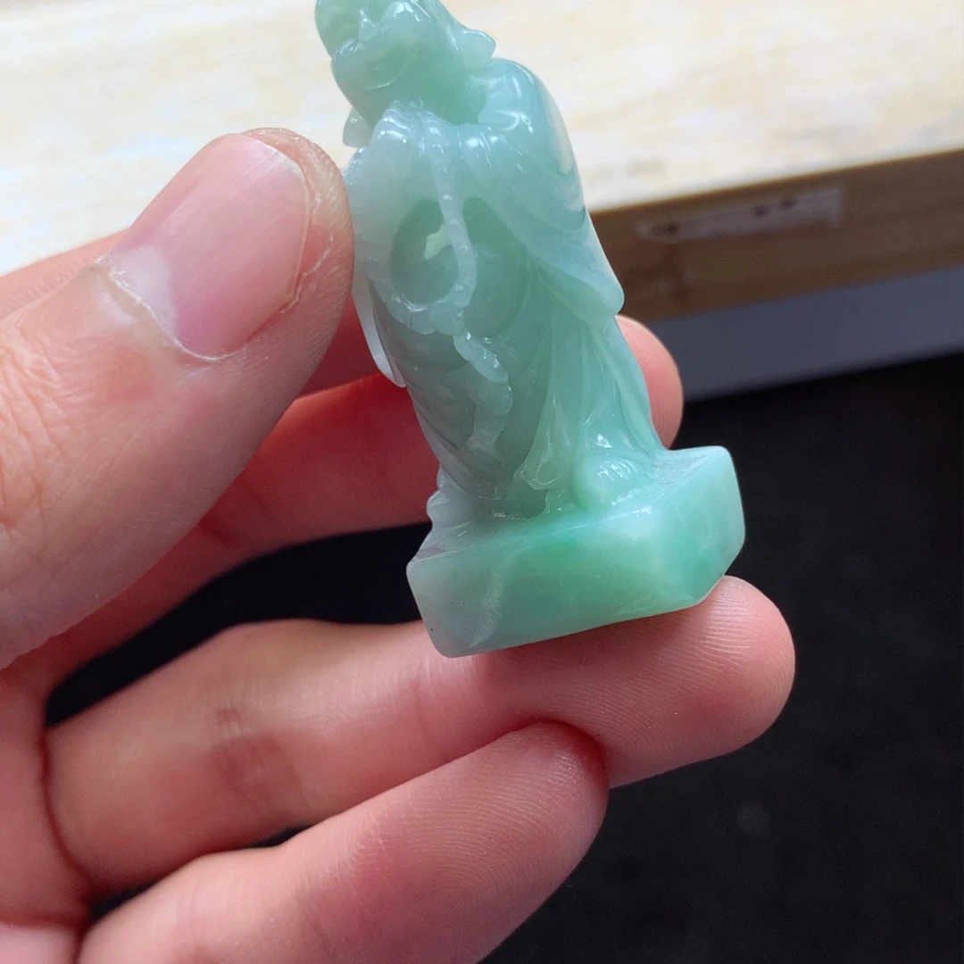 翡翠颈饰未镶嵌吊坠