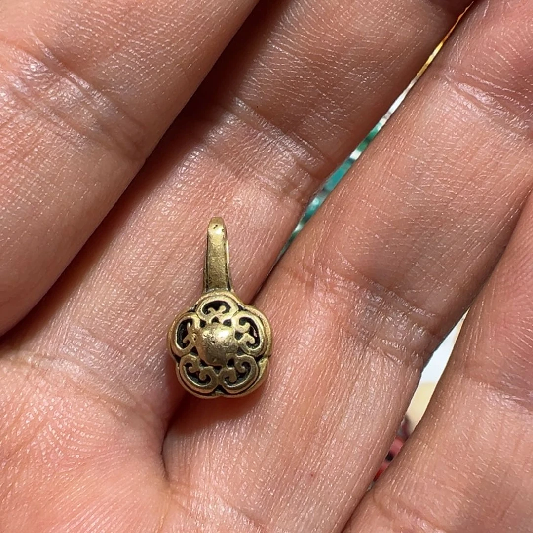 有***.颈饰玻璃墨白藏传出品36