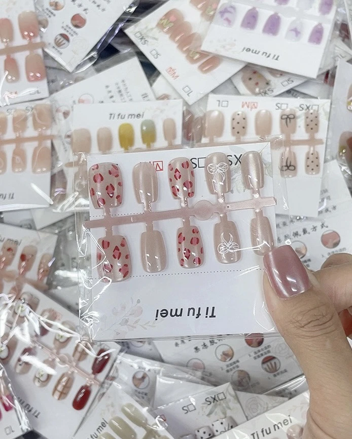 2025新款非纯手工穿戴甲美甲花色盲盒随机默认微瑕没售后NO退NO换