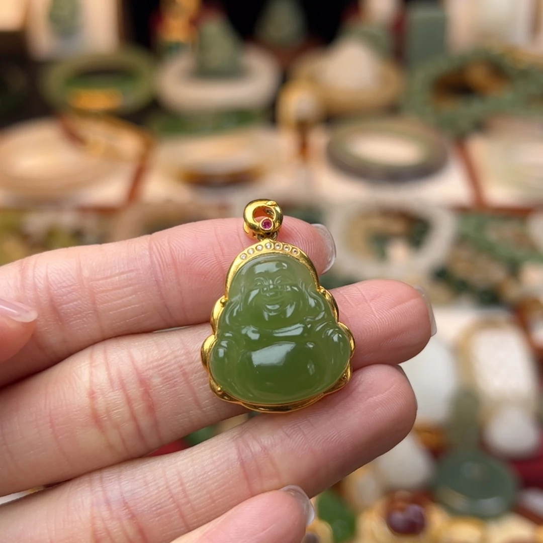 和田玉挂件18K金镶嵌萌****头