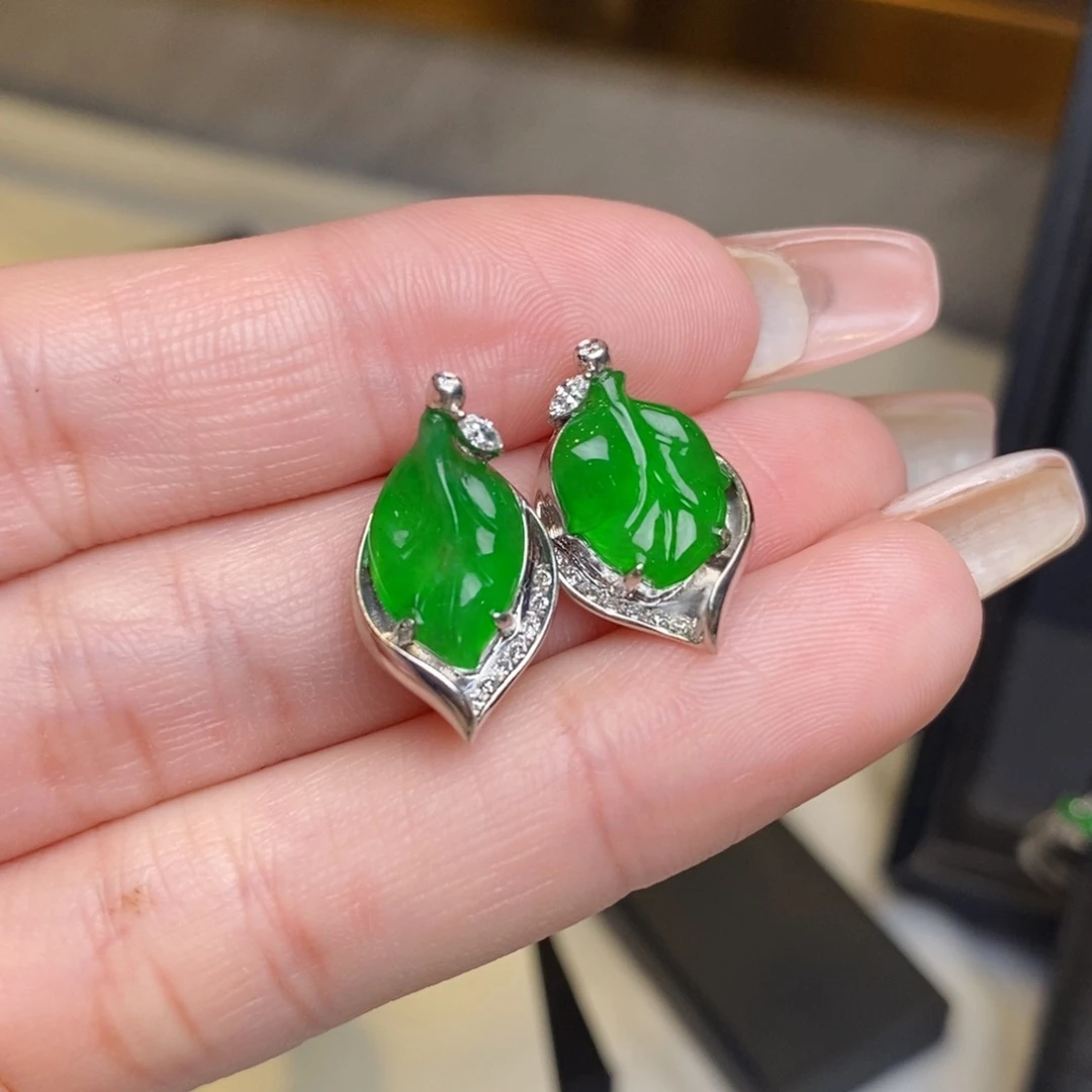 翡翠耳饰18K金镶嵌叶子