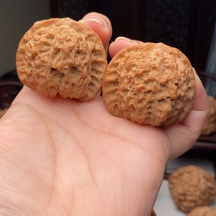 吊坠文玩核桃吊坠血麒麟42尺