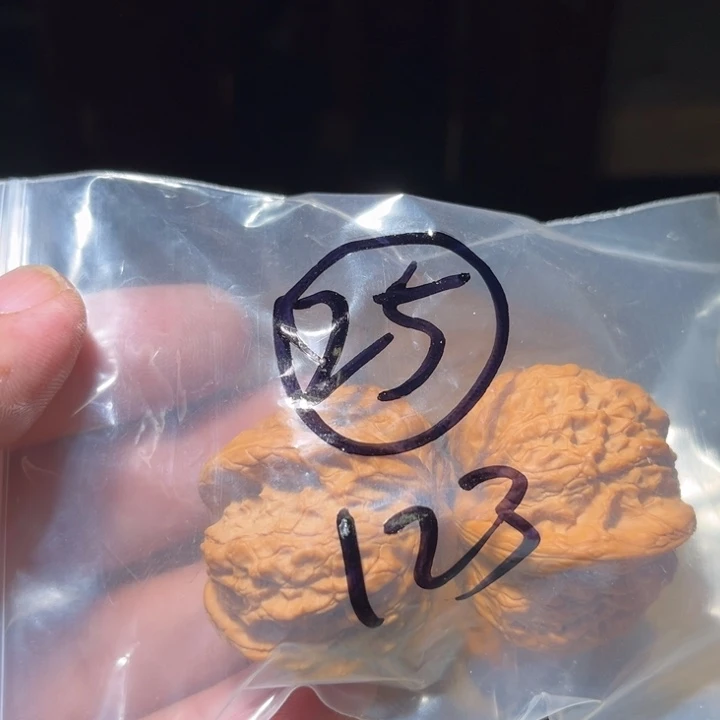 N****文玩核桃吊坠25呃呃呃呃