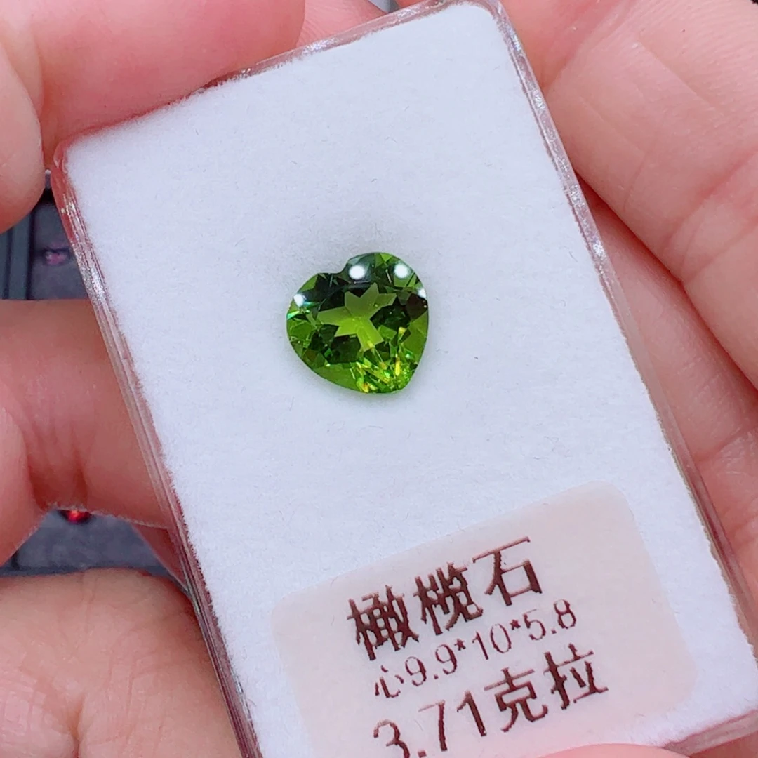 心10裸石橄榄石未镶嵌
