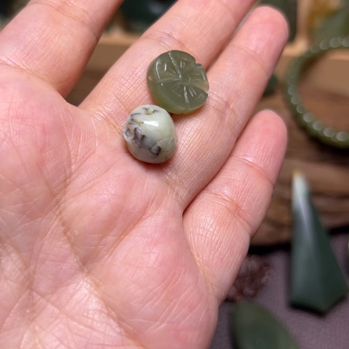 福***多岫岩河磨玉（透闪石质玉）未镶嵌颈饰