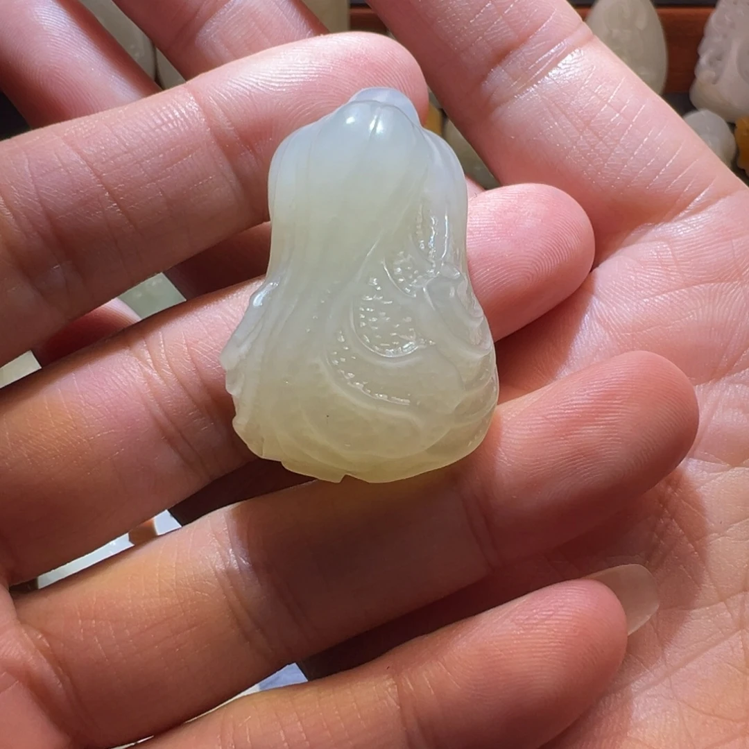 小***哥颈饰未镶嵌和田玉