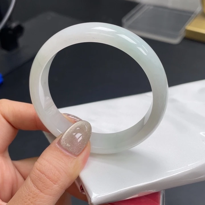 翡翠未镶嵌手镯52正圈