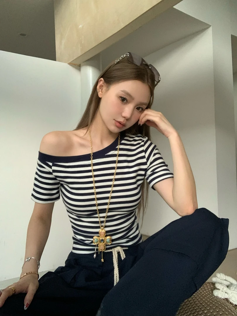 番茄妹妹Tomatosister夏季百搭斜肩条纹辣妹休闲设计感短袖T恤女