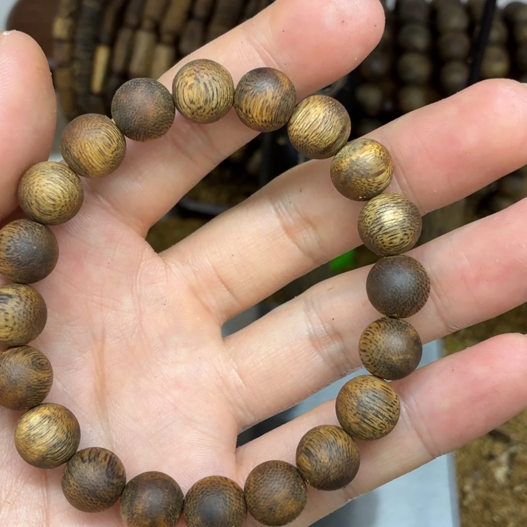沉香手串1.0尺寸9克