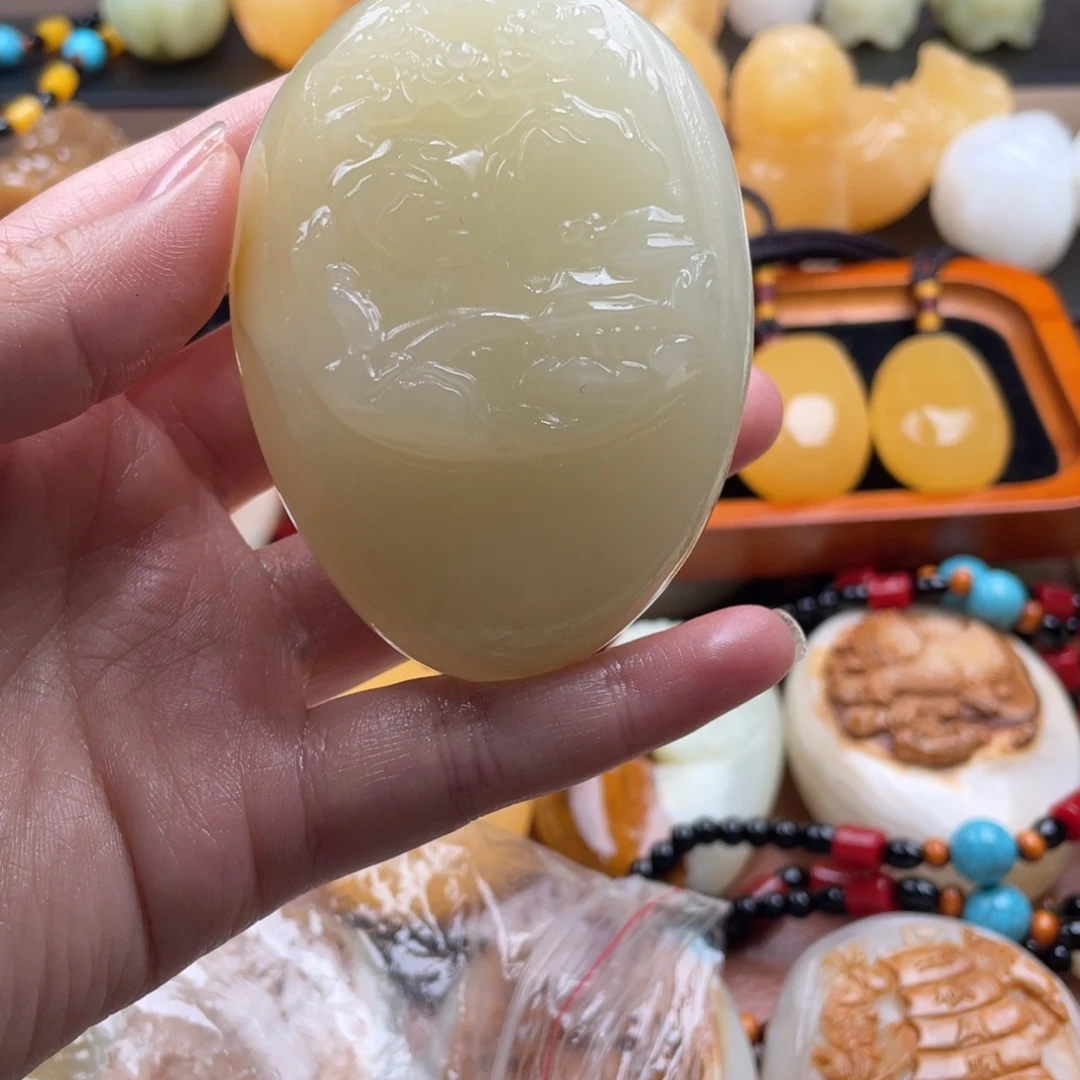 用***3石材天然古青石手把件微瑕