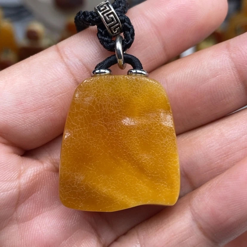 【闪购商品】琥珀颈饰未镶嵌