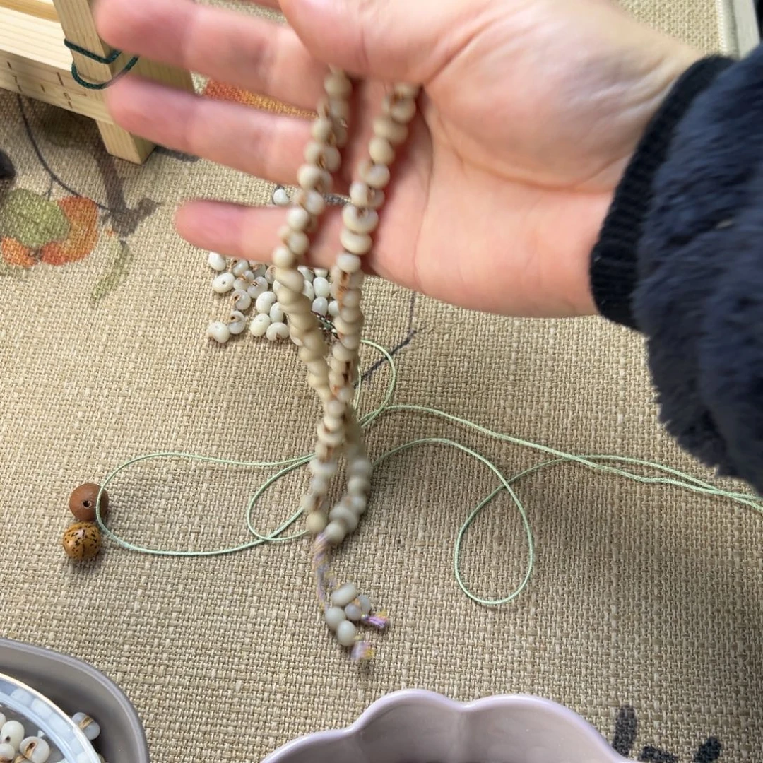 木质金佛草小手持一串