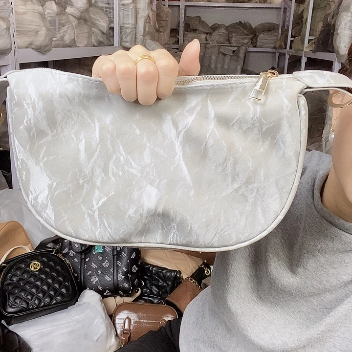 蚕丝小牛剖层皮革PU