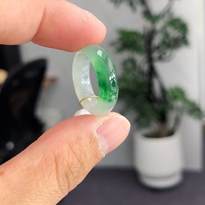 翡翠未镶嵌戒指8号