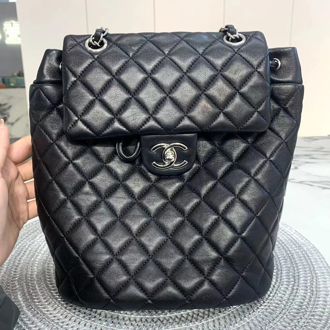 99新 Chanel/香奈儿 黑色中号萨尔茨堡双肩包